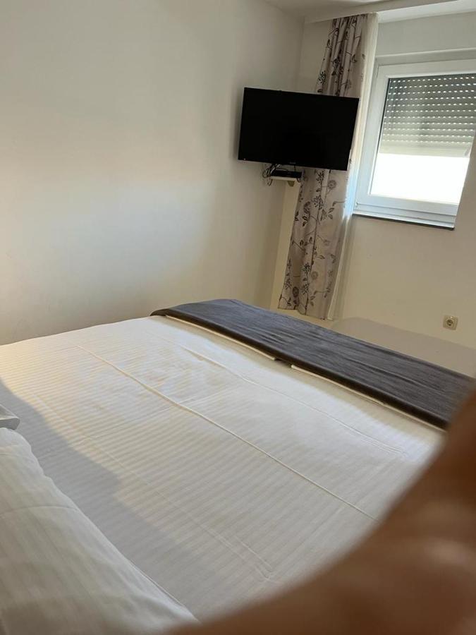 Holiday Baška Voda Eksteriør bilde